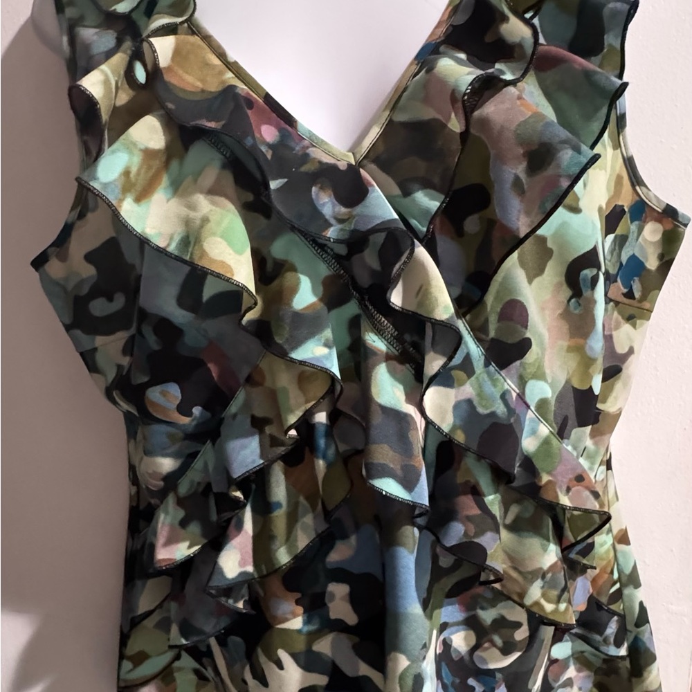 Spense Camouflage Sleeveless Top - Size L (22” Armpit to Armpit)